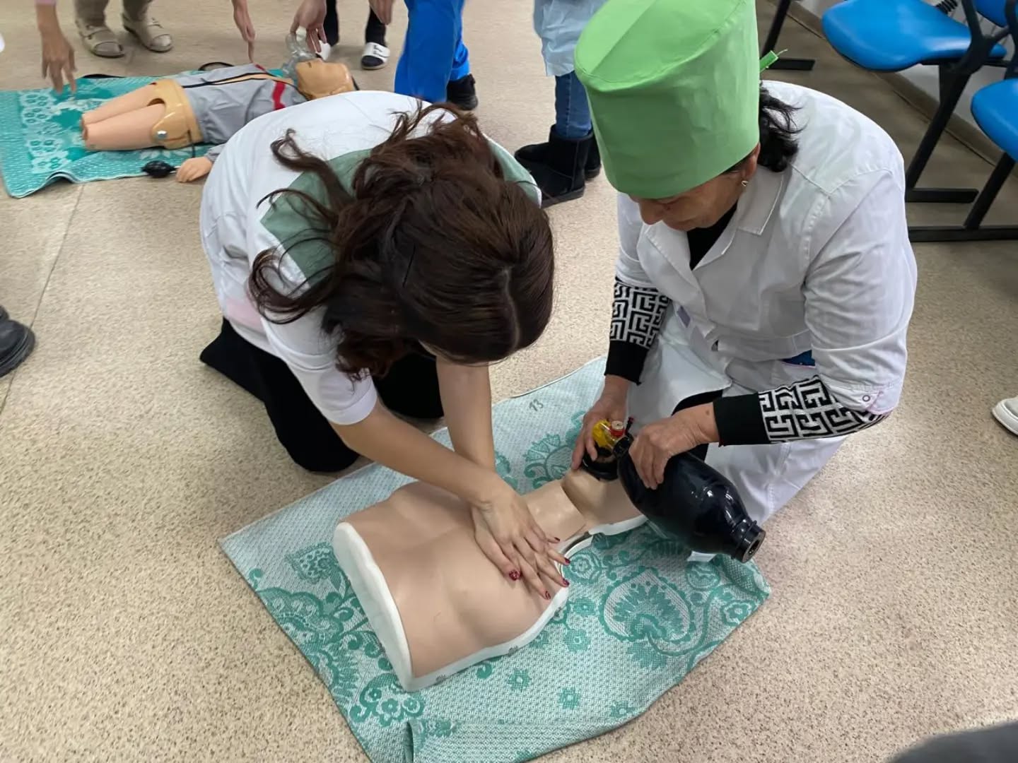 Медициналық қызметкерлерге алғашқы көмек көрсетуге арналған оқыту сабағы өтті